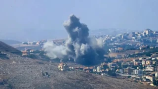 İsrail savaş uçakları, Lübnan'ın güneyindeki beldeleri bombalamaya devam ediyor