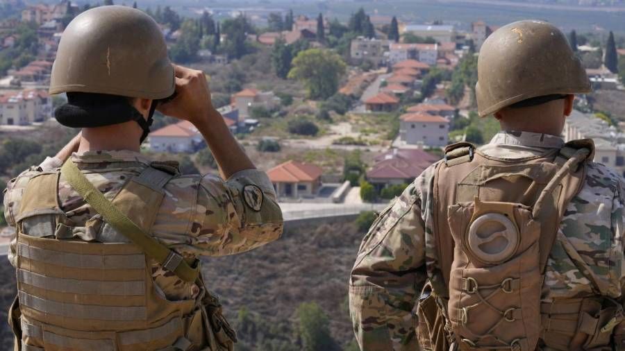 İsrail'in Lübnan'a saldırısında siviller yaralandı