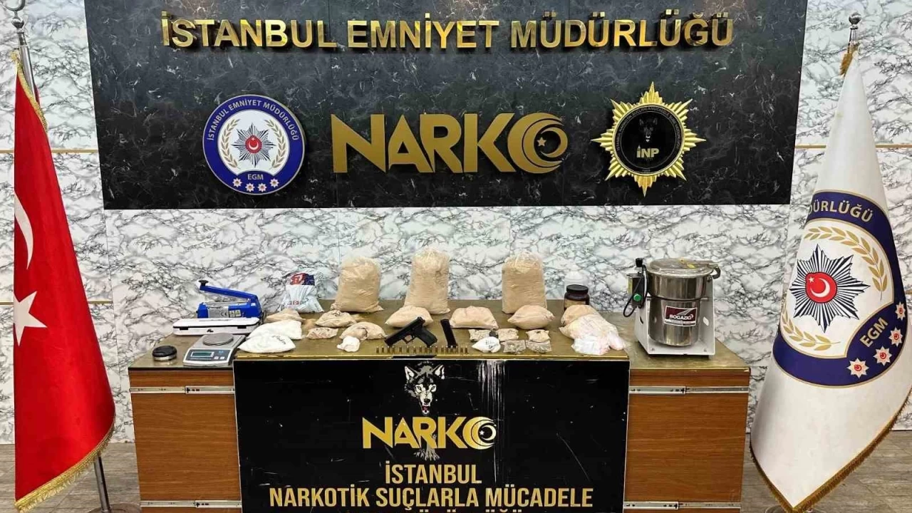 stanbul'da 21 kilogram uyuturucu ele geirildi