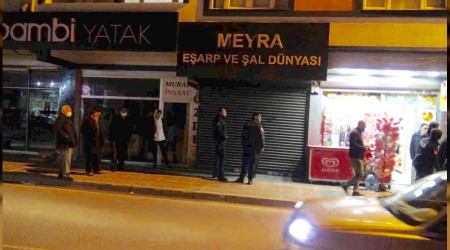 Kapalı mağazayı kurşunladılar