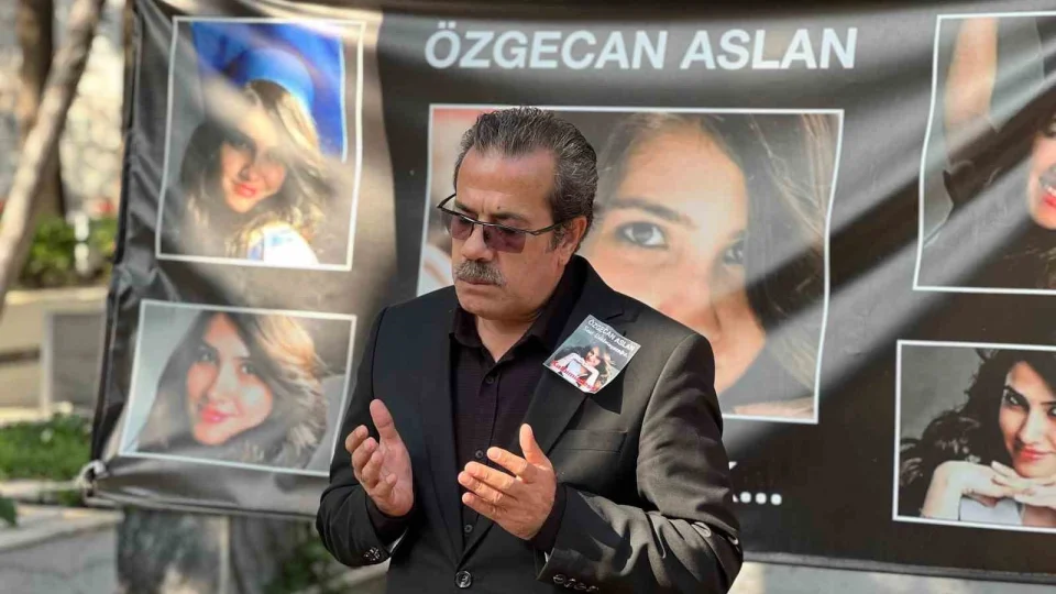 Özgecan Aslan ölümünün 11'inci yılında dualarla anıldı
