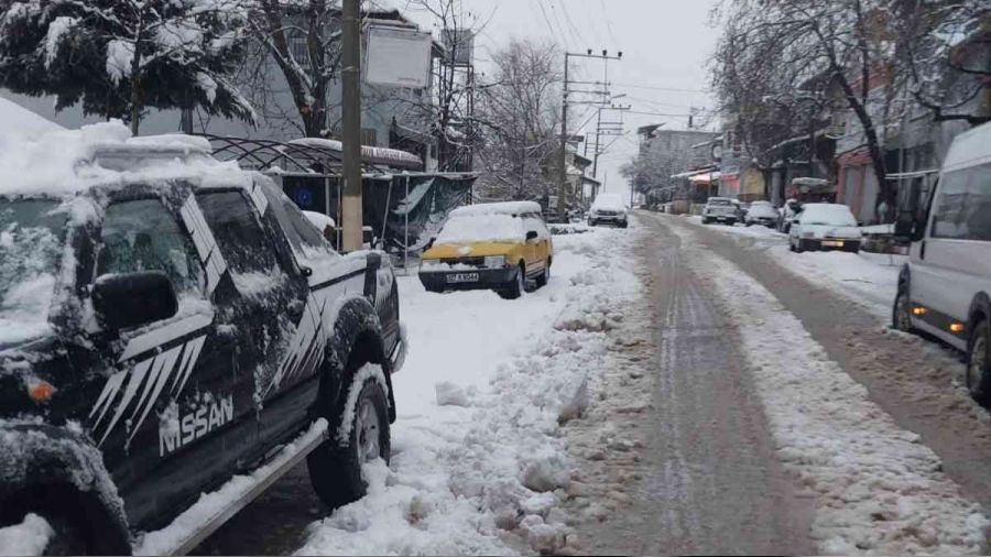 Torosların eteğine düşen kar sevindirdi