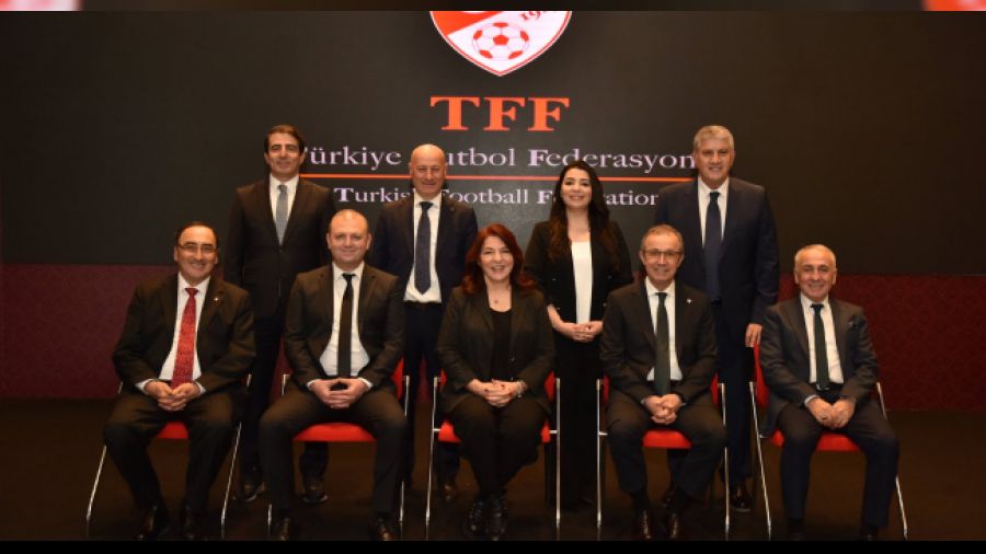 "Türkiye'de hakemin değil futbolun konuşulması önceliğimizdir"