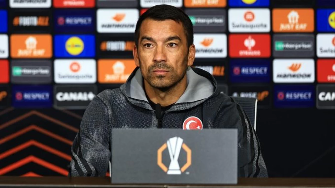 van Bronckhorst transfer dnemini bekliyor