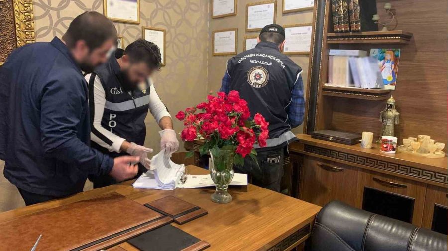 Yabancılara sahte belgeyle izin düzenlemişler