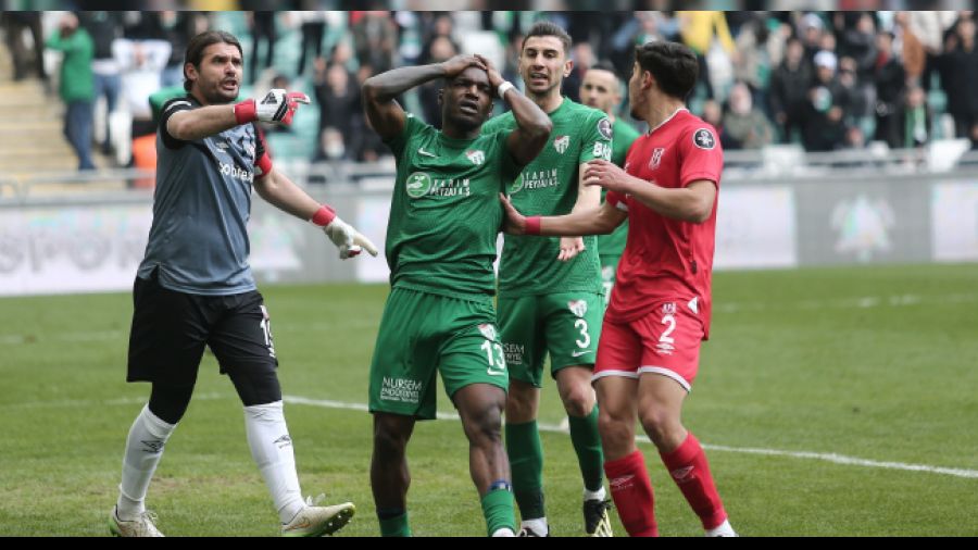 2. Lig'e den Bursaspor'un borcu 1 milyar TL'yi ayor