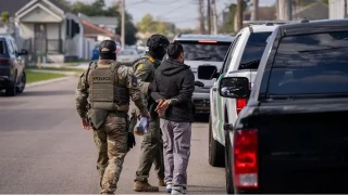 ABD'de göçmenlik polisine, yargıç izni olmadan konutlara girme yetkisi verildiği öne sürüldü