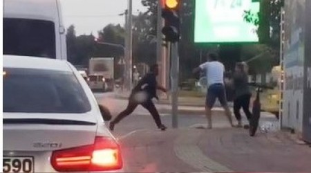 Antalya'da trafikte sopalı kavga