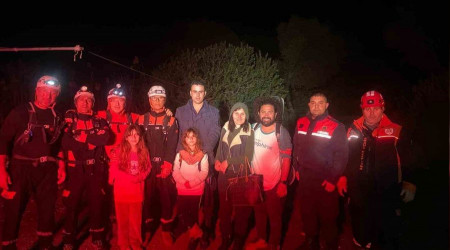 Arazide kaybolan 2'si çocuk 4 İngiliz vatandaşı kurtarıldı