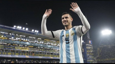 Aslan Paredes'i elinden kaçırıyor