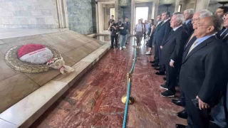Aziz Yıldırım'dan Anıtkabir'e ziyaret