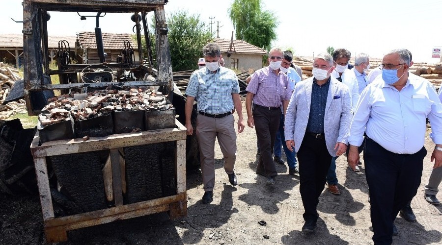 Başkan Aşgın'dan keresteci esnafına ziyaret