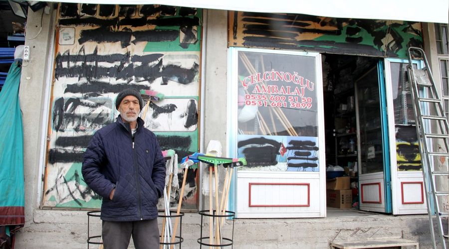 Belediyenin reklam vergisi dayatmasına sprey boyalı tepki