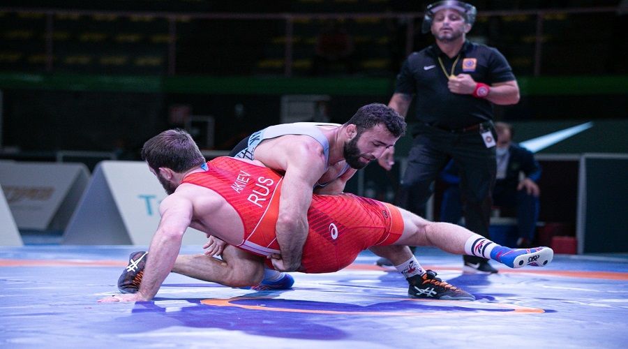 İtalya’da düzenlenen Uluslararası Güreş Turnuvası’nda gümüş madalya