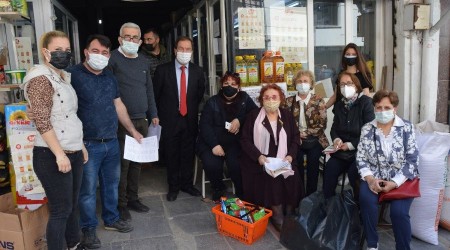 Kadınlar 20 ailenin bakkal borcunu ödedi