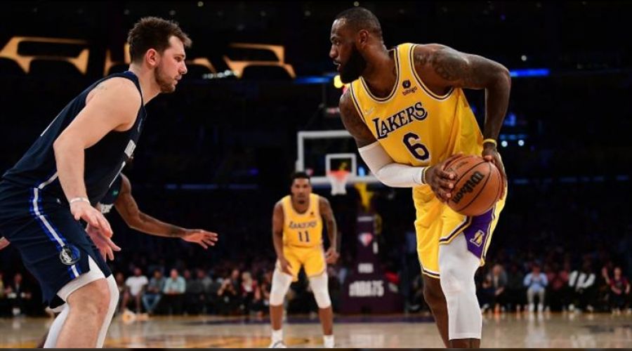 Mavericks, Lakers'ı yendi