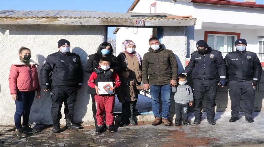 Öğrenciler tabletlerinizi CİMER'den isteyin