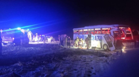 Sivas-Malatya sınırında otobüs kazası: 20 yaralı