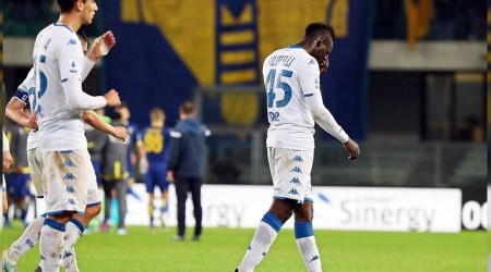 Sorununuz asker selamı değil, ırkçılık