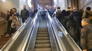 Taksim Metrosu'nda yürüyen merdiven ve asansör çilesi