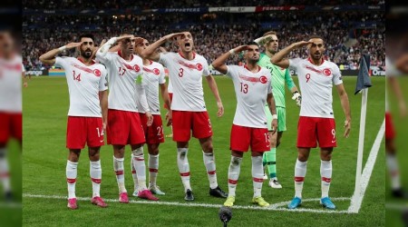UEFA da tarafını belli etti