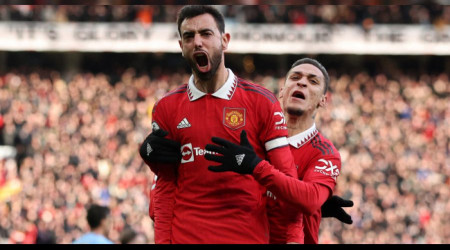 United 4 dakikada attığı 2 golle derbiyi kazandı