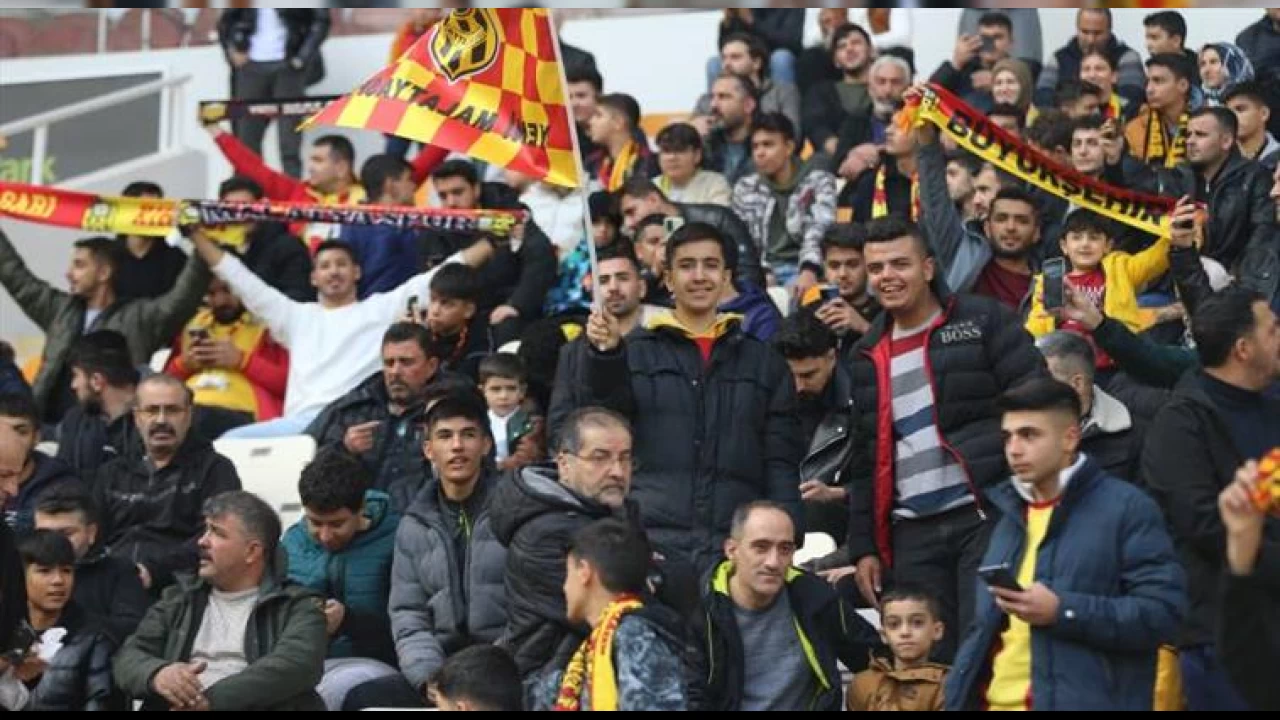 Yeni Malatyaspor taraftar ile yeniden bulutu