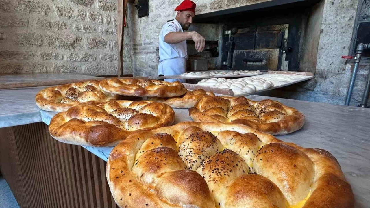 Zeytinburnu'nda pideler 130 yıllık maya ile pişiyor