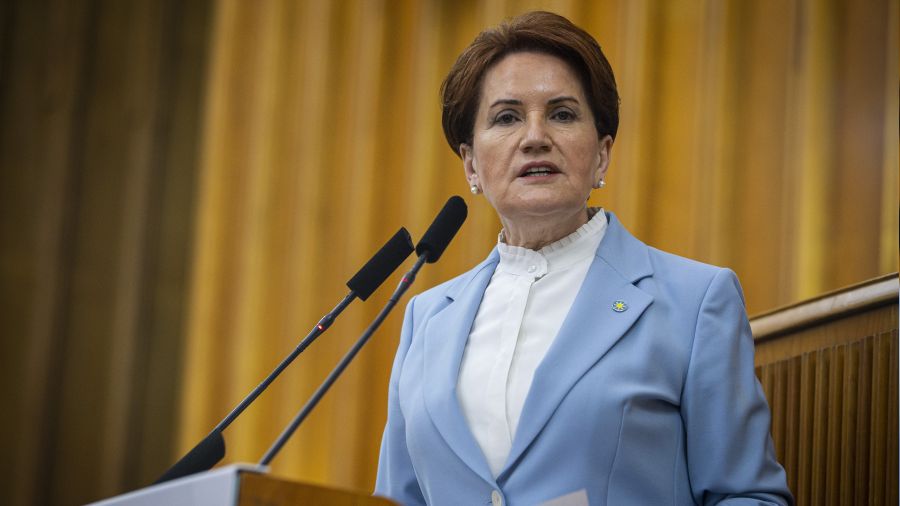Akşener'den AKP'ye başörtüsü çağrısı