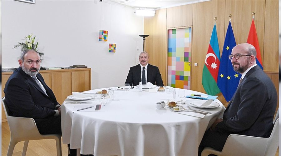 Aliyev ve Paşinyan Brüksel'de buluştu