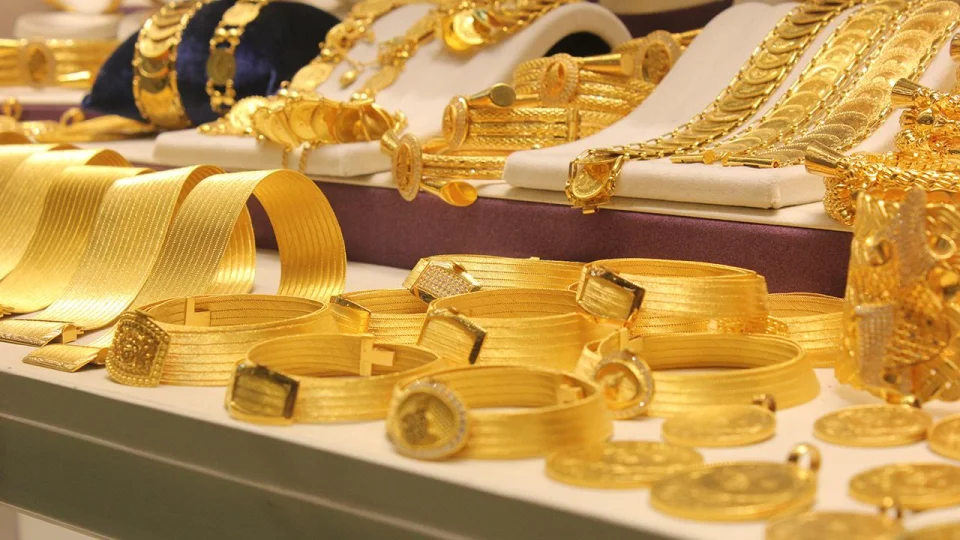 Altın haftaya kayıpla başladı