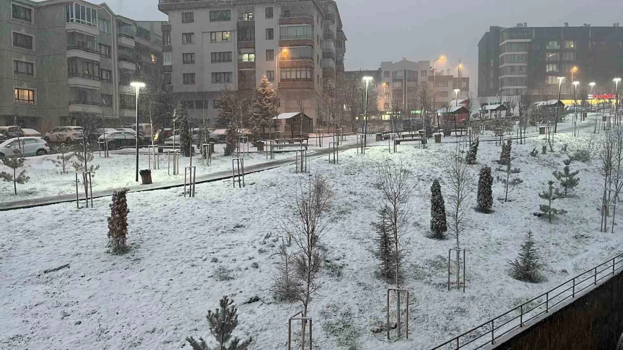 Ankara'da kar etkili oluyor