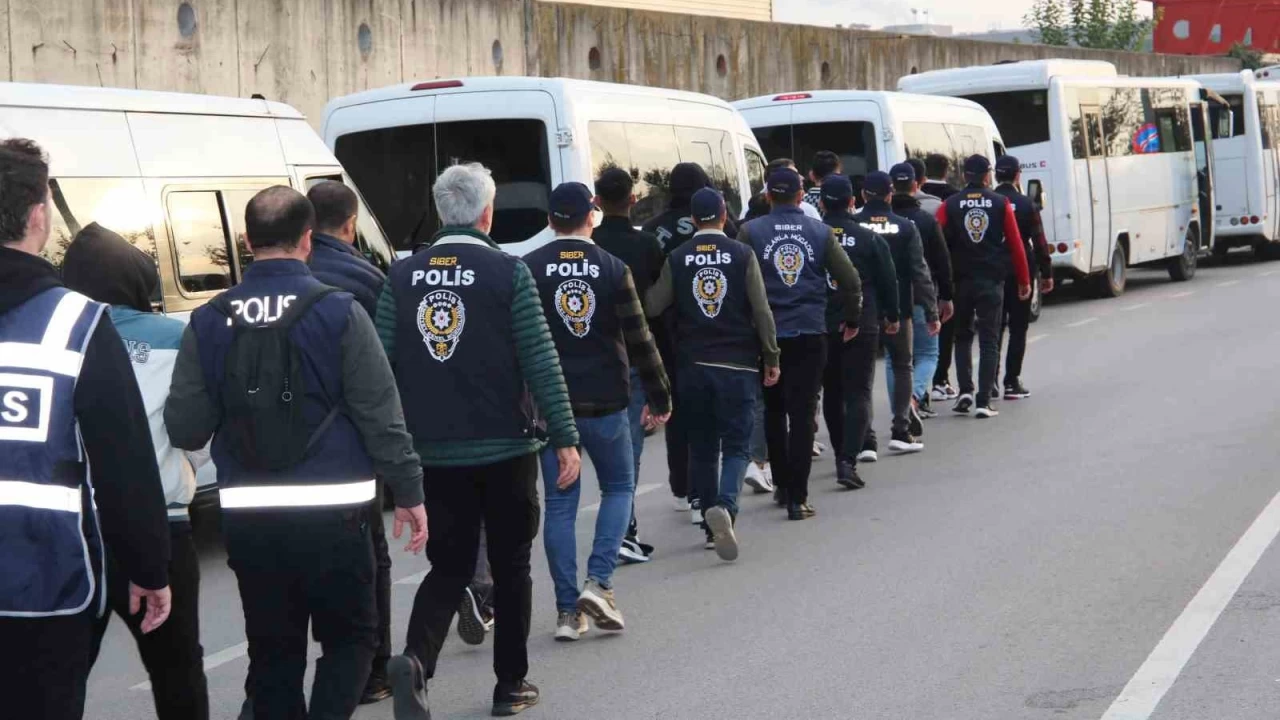 Bungalov dolandırıcılarına operasyon: 51 şüpheli yakalandı