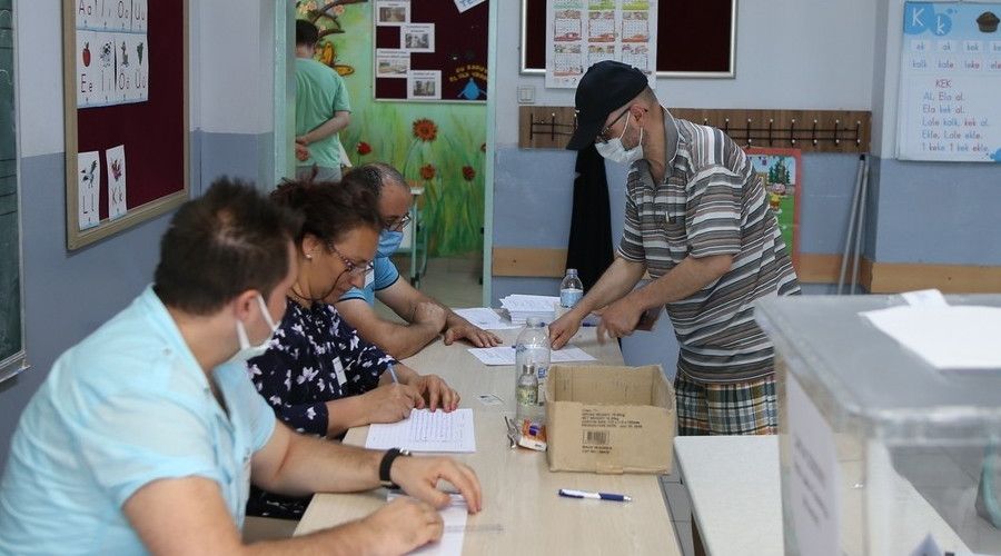 Bursalı göçmenler oy kullandı