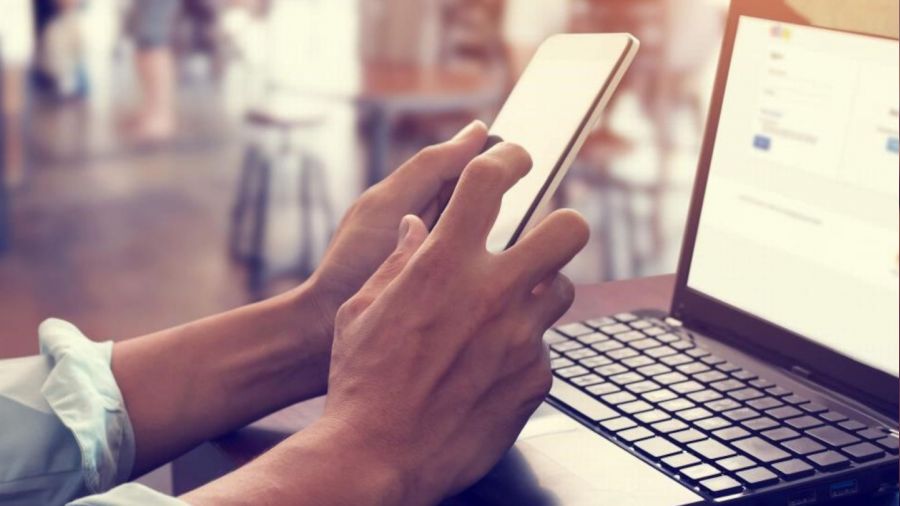 Ellerden düşmeyen cep telefonları kas sıkıntılarına davetiye çıkarıyor