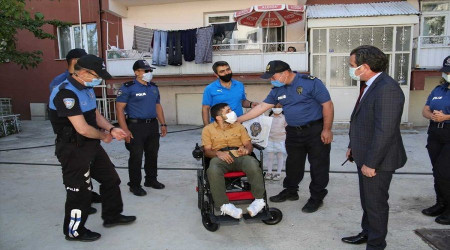 Erzurum polisinden engelli gencimize uzanan baba eli