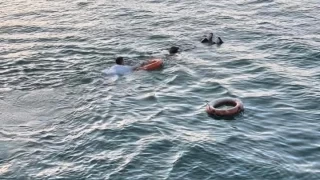 Feribottan suya düşen kadın kurtarıldı