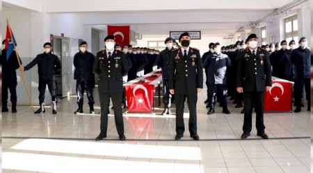 İzmir'de kısa dönem askerler yemin etti