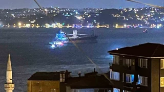 Sarıyer açıklarında kurtarılan gemi bu sefer İstanbul Boğazı'nda fırtınada savruldu