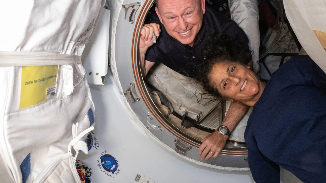 Uzayda mahsur kalan NASA astronotlarından mesaj var!