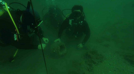 Yalova açıklarında batık gemi buldu
