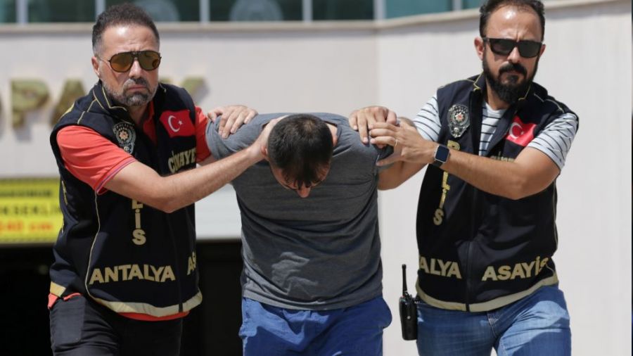 Acımasız koca yakayı ele verdi