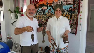 Antika meraklısı ailenin evi müzeyi andırıyor