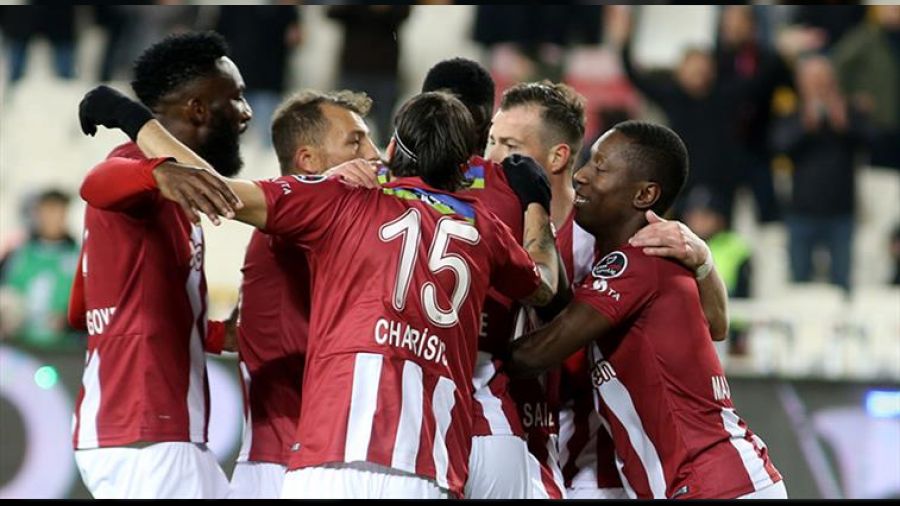 Bjelica'lı Trabzonspor ilk maçında farklı yenildi