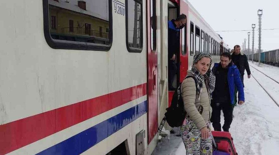 Doğu Ekspresi çığ düşmesi sonucu yolda kaldı