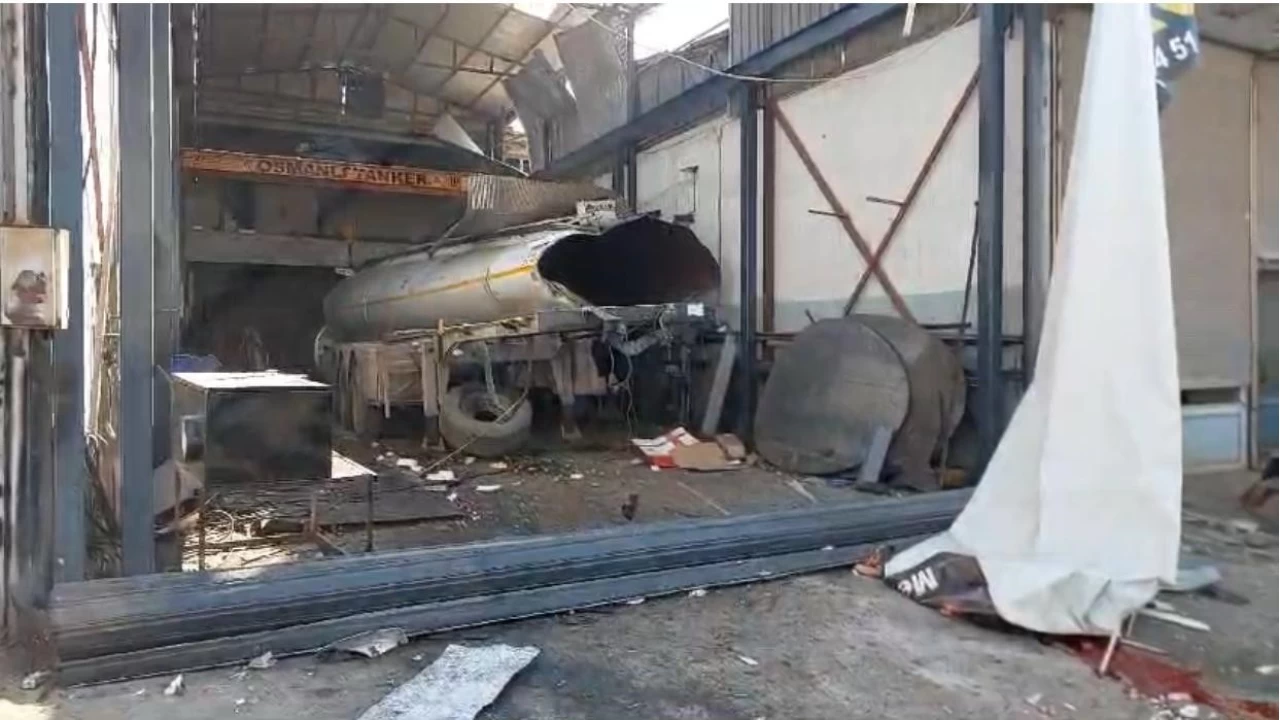 Gaziantep'te bakımı yapılan tanker patladı: 2 ölü