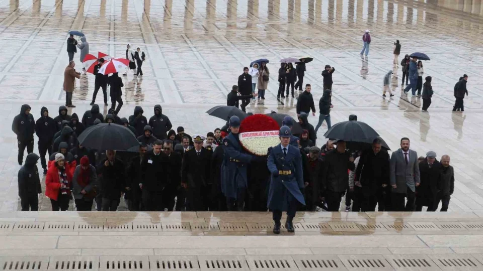 Gençlerbirliği'nden Anıtkabir ziyareti