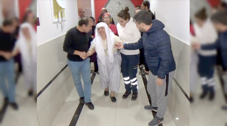 Halatı kopan asansörde panik