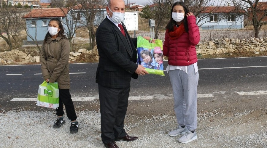 nternet eriiminde sknt yaayan rencilere alma kitab destei