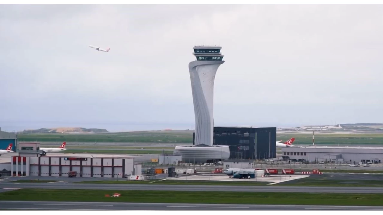 İstanbul Havalimanı'nda üçlü pist operasyonu başladı